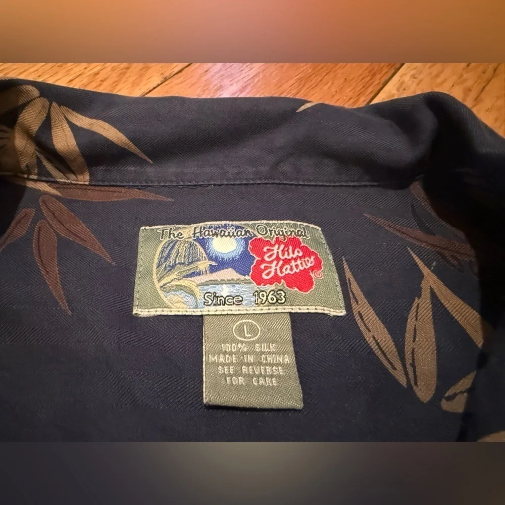 Hilo Hattie Men’s Size L 100% Silk Aloha Shirt Button Down Hawaiian Blue Bamboo
